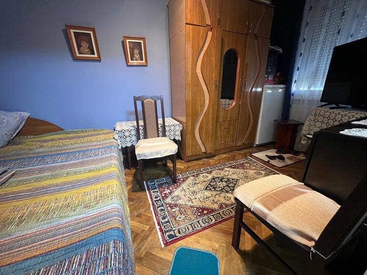 Apartament cu 3 camere semidecomandat în Micro 19
