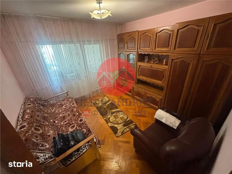 Apartament cu 3 camere decomandat în Central