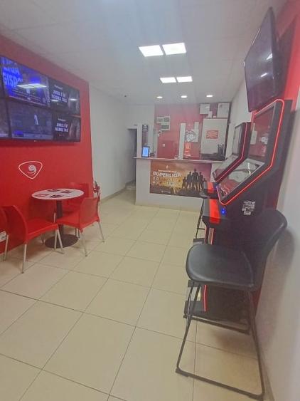 Spațiu comercial, de 36 mp, în Universitate