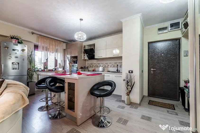Apartament cu 2 camere decomandat în Intim