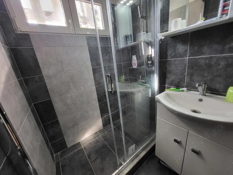 Apartament cu 3 camere semidecomandat în Circumvalațiunii