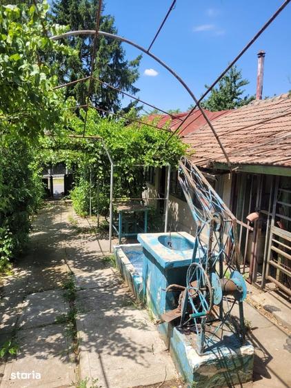 Casă cu 5 camere cu Teren 1300 Mp în Salcia