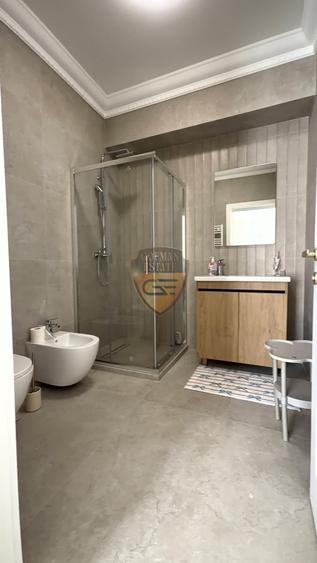 Casă individuală cu 6 camere cu Canalizare în Faleza Nord