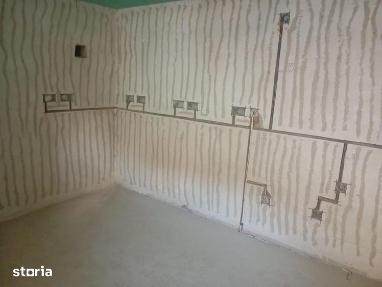 Casă cu 3 camere cu Teren 3427 Mp în Bălești
