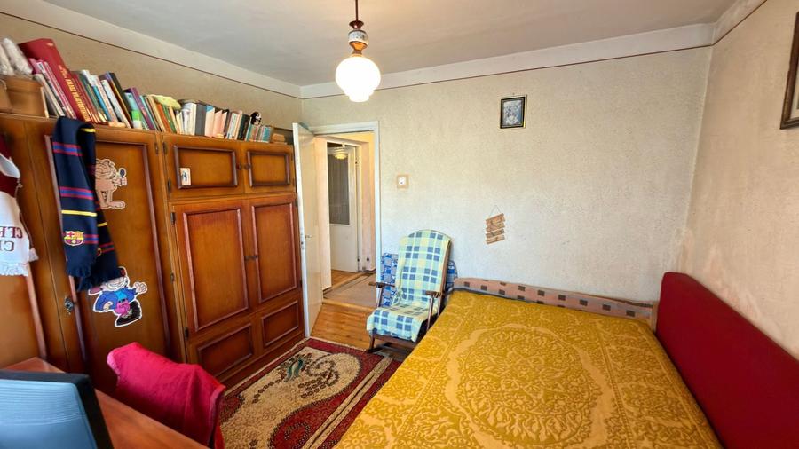 Apartament cu 3 camere semidecomandat, mobilat în Ultracentral