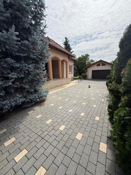 Casă individuală cu 5 camere cu Canalizare în Ultracentral