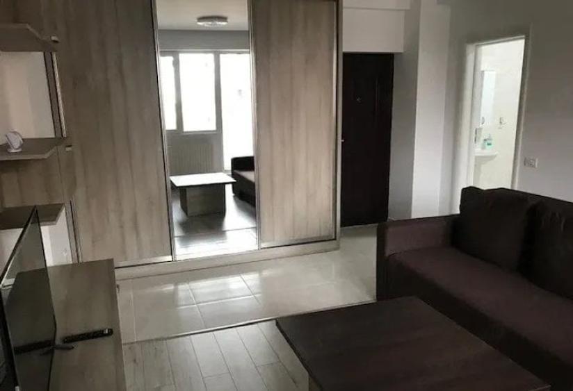 Garsonieră decomandată, mobilată în Militari