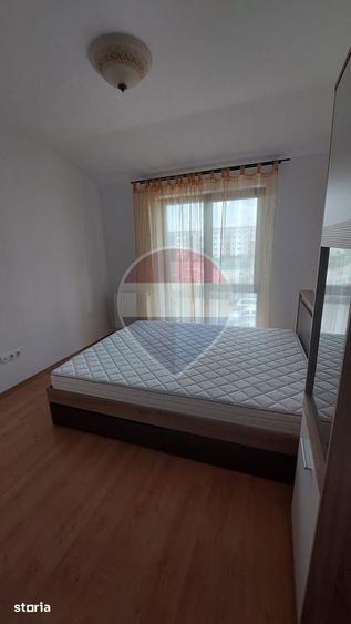 Apartament cu 2 camere decomandat în Tractorul