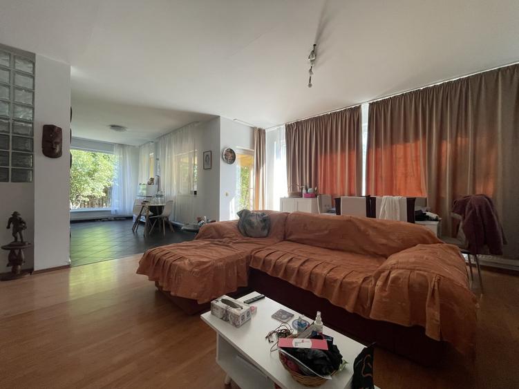 Duplex cu 8 camere cu Canalizare în Otopeni