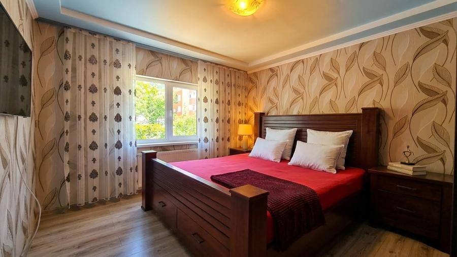 Apartament cu 3 camere decomandat în Răcădău