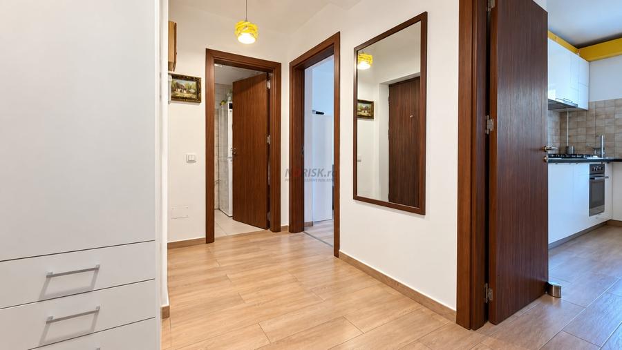 Apartament cu 3 camere decomandat, mobilat în Ozana