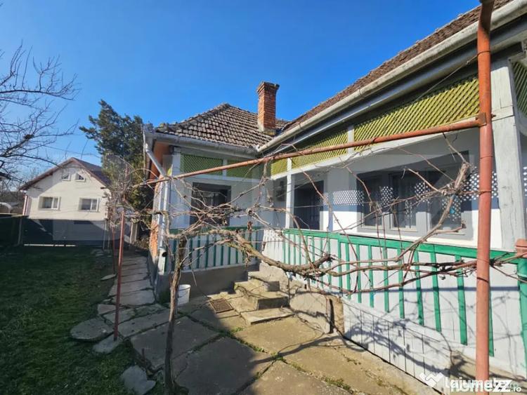 Casă cu 4 camere cu Teren 1000 Mp în Sâncel