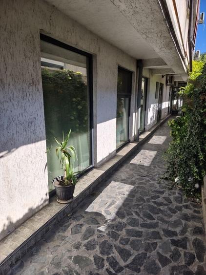 Spațiu comercial, de 30 mp, în Casa de Cultură