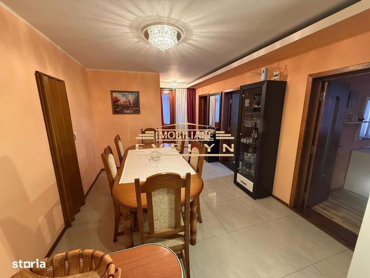 Apartament cu 4 camere decomandat în Central