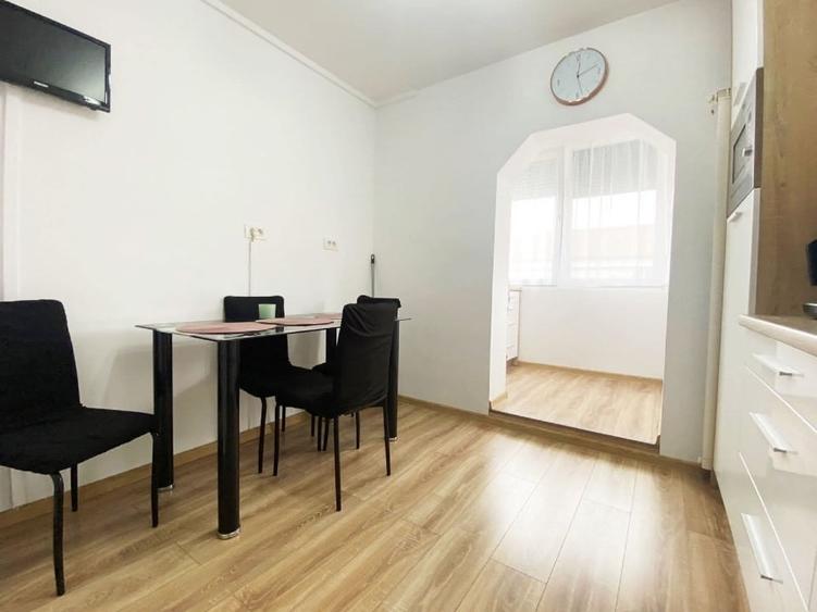 Apartament cu 3 camere decomandat, mobilat în Rogerius