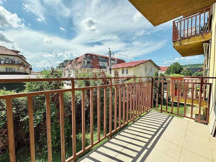 Apartament cu 3 camere decomandat în Florești