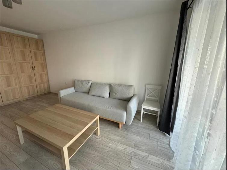 Apartament cu 3 camere decomandat, mobilat în Libertății