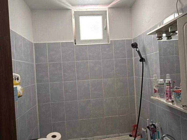 Garsonieră decomandată, mobilată în Rovine