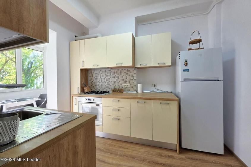 Piata Romana, 4 camere 138 MP total, Etaj 2/9, renovat - utilat, liber - 47