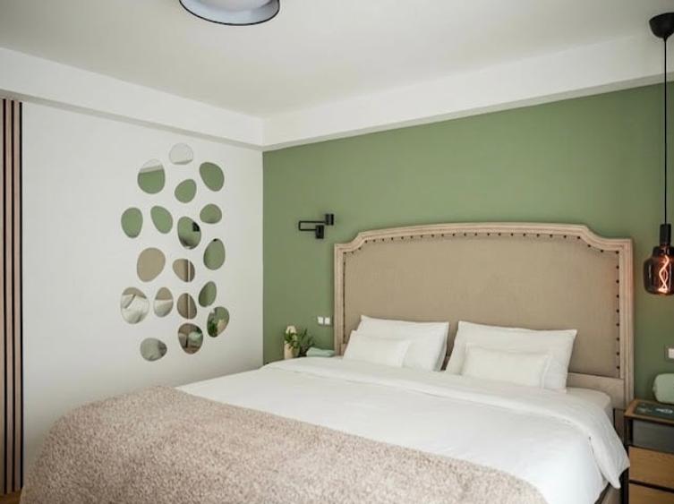 Apartament cu 4 camere decomandat în Băneasa