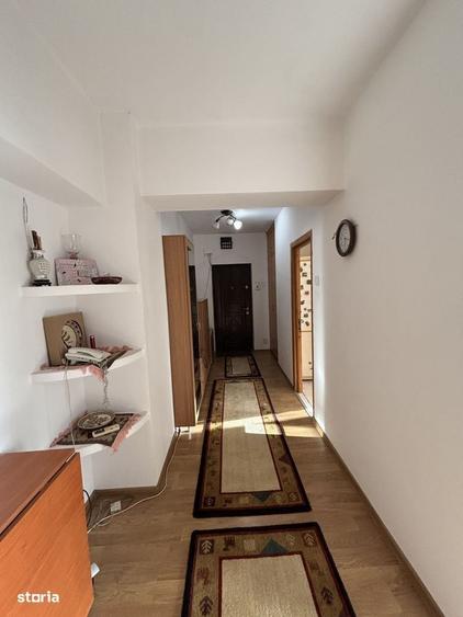 Apartament cu 4 camere decomandat în Central
