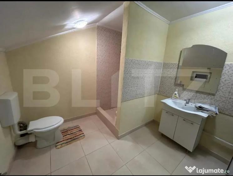 Casă cu 7 camere cu Teren 850 Mp în Șișești