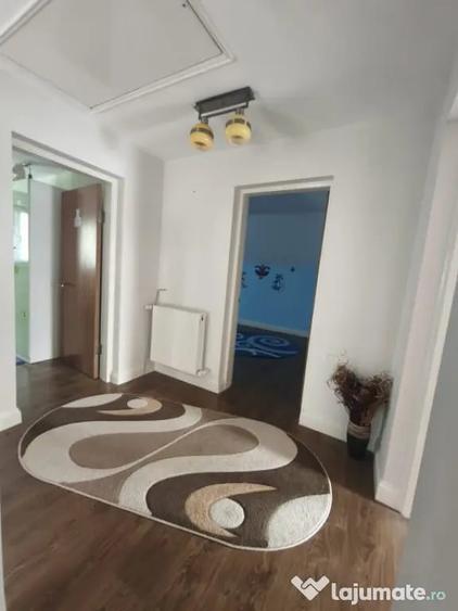 Casă cu 4 camere cu Teren 2600 Mp în Horodnic