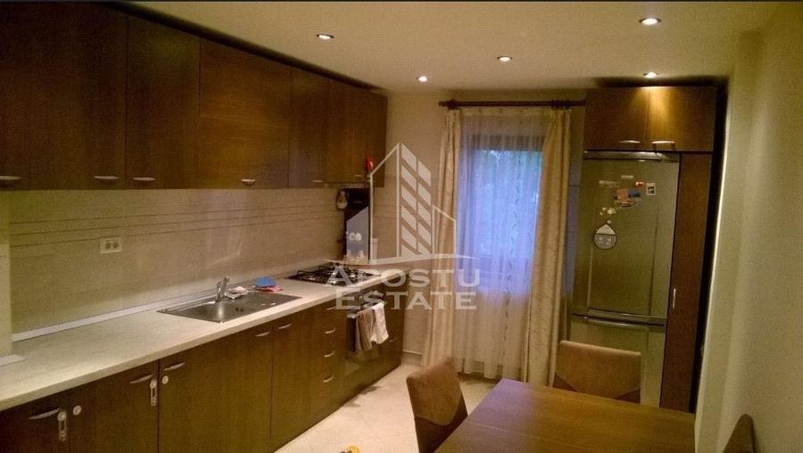 Apartament cu 3 camere decomandat, mobilat în Bucovina