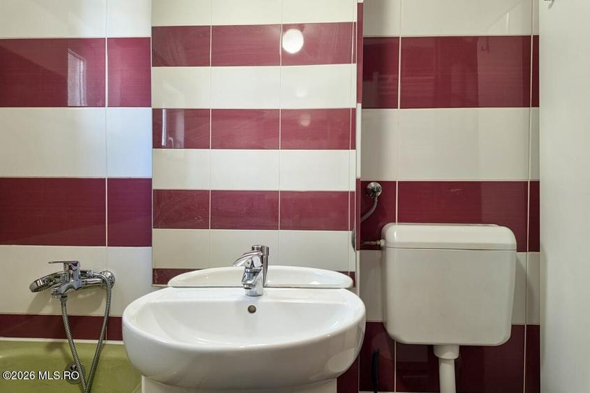 Apartament cu 2 camere decomandat, mobilat în Aradului