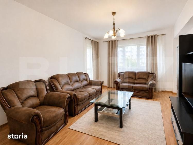 Apartament cu 3 camere decomandat în Astra