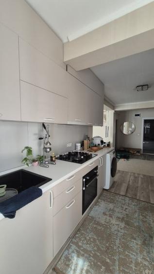 Apartament cu 3 camere decomandat, mobilat în Central