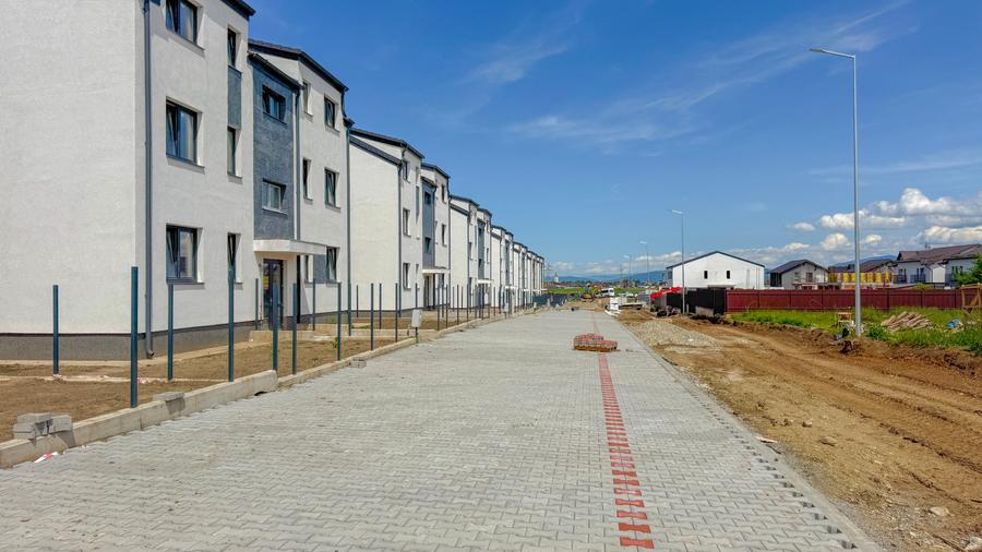 Apartament cu 2 camere decomandat în Sânpetru