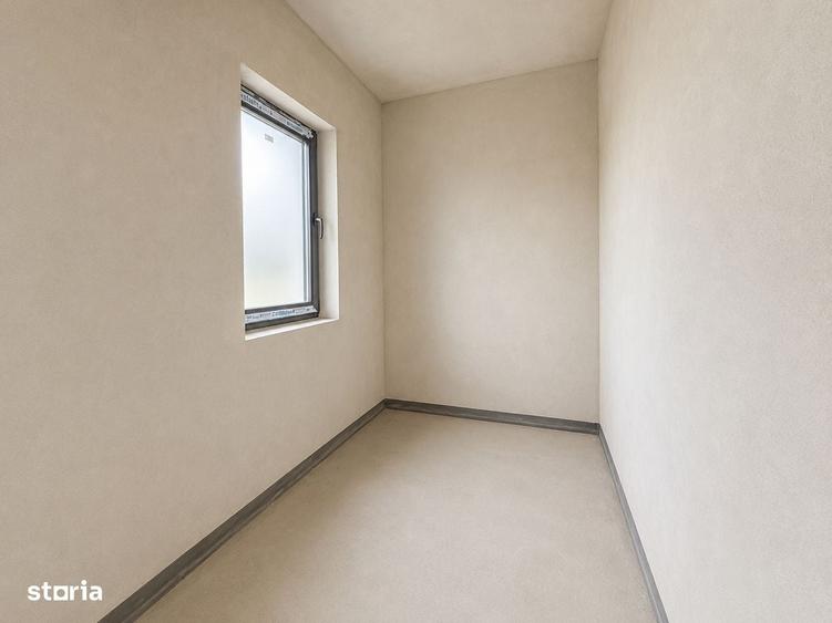 Casă cu 4 camere decomandat în Luna