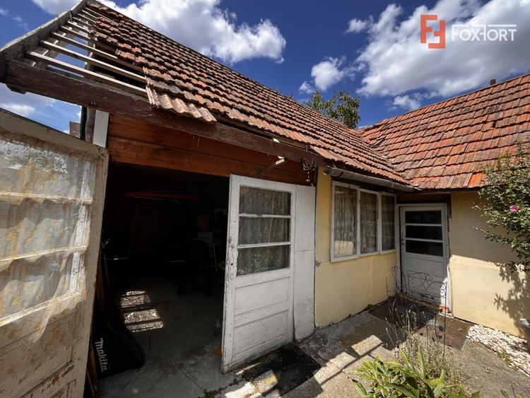 Casă individuală cu 3 camere cu Teren 1094 Mp în Izvin