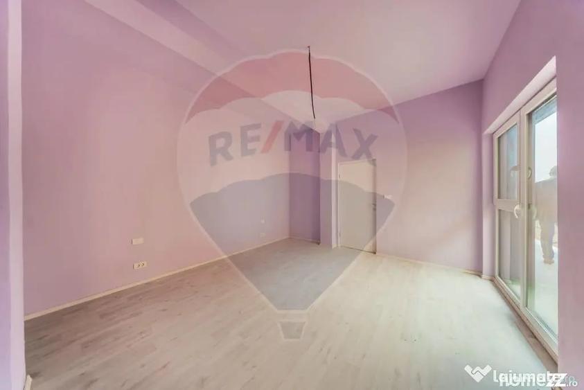 Apartament cu 2 camere semidecomandat în Intim