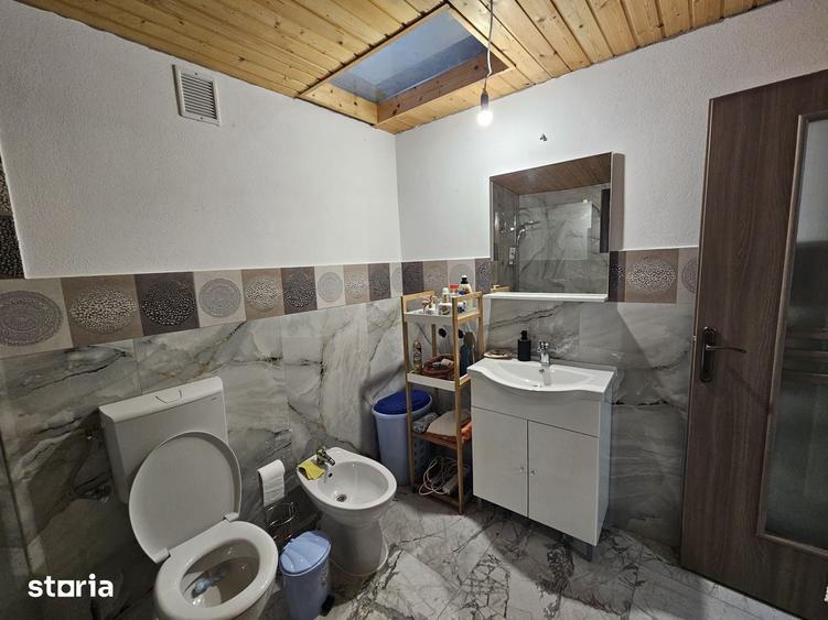 Casă cu 5 camere cu Teren 741 Mp în Dobra