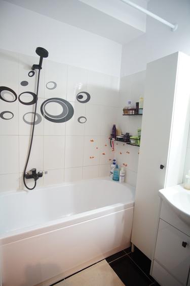 Apartament cu 3 camere decomandat în Fundeni