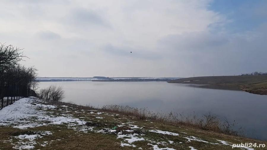 Teren de 1000 mp, în Valea Argovei