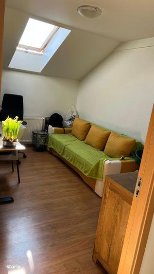 Apartament cu 3 camere decomandat în Girocului
