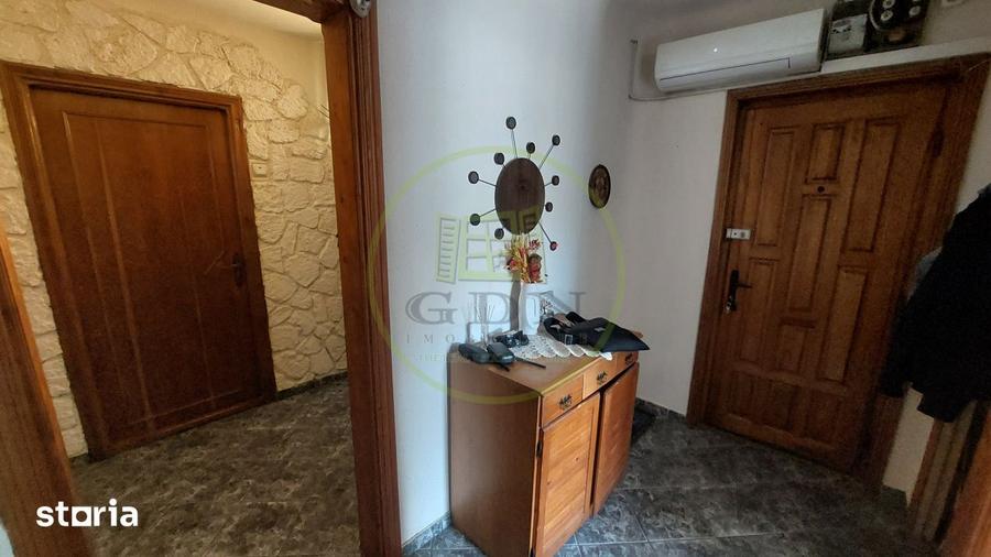 Apartament cu 4 camere decomandat, mobilat în 1 Mai