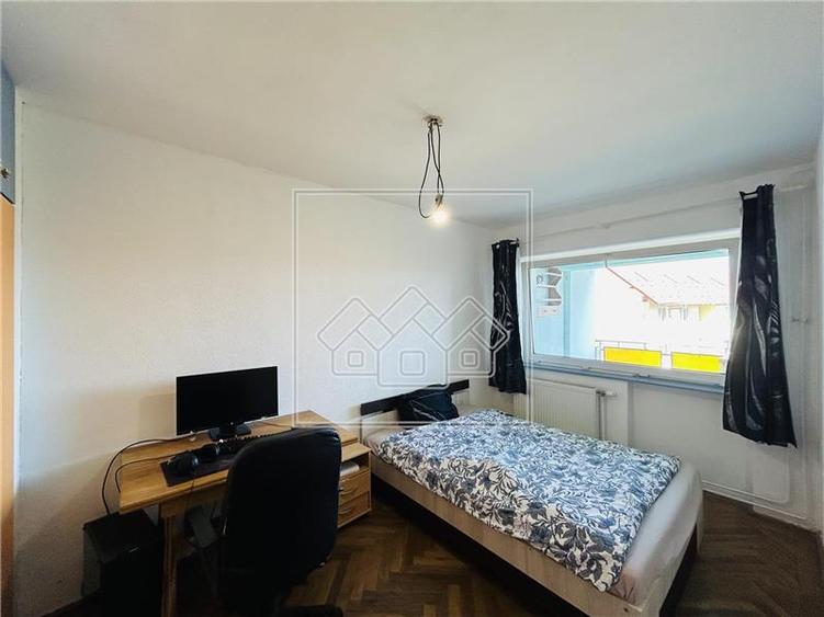 Apartament cu 2 camere decomandat în Mihai Viteazul