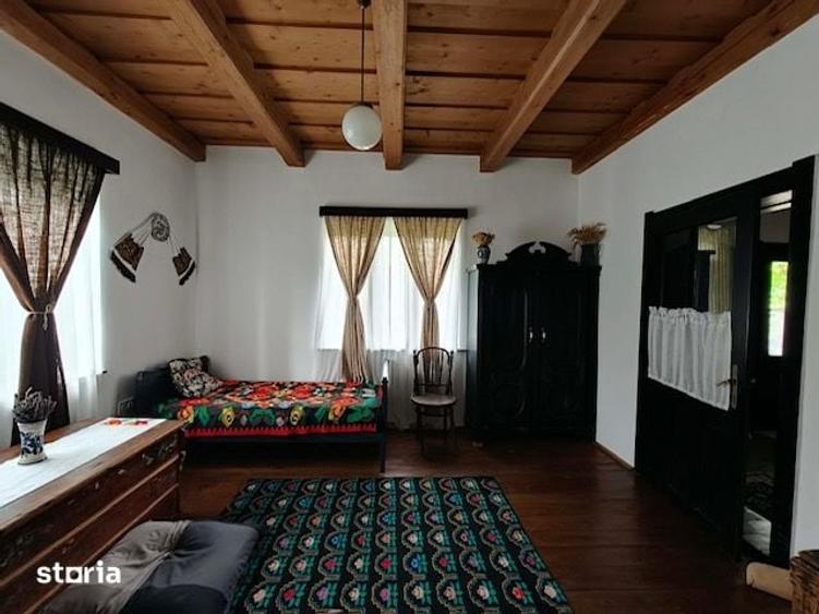 Casă cu 2 camere cu Teren 5032 Mp în Geaca