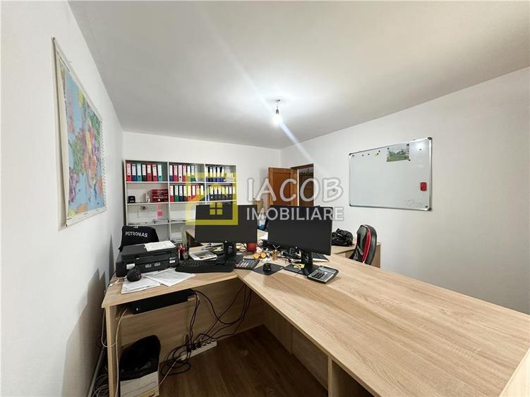 Apartament cu 3 camere decomandat în Milcov