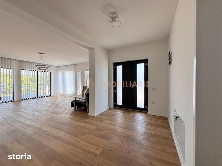 Casă cu 4 camere cu Teren 700 Mp în Valea Borcutului