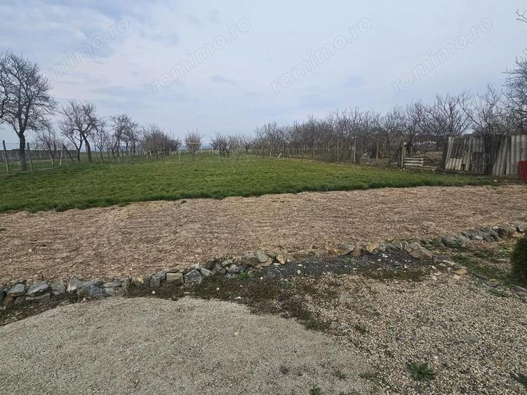 Casă cu 2 camere cu Teren 1667 Mp în Alioș