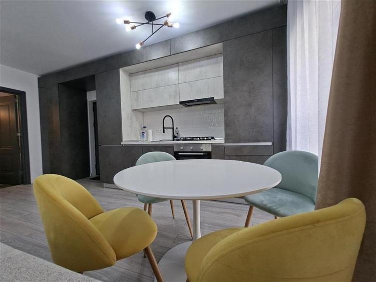 Apartament cu 3 camere circular, mobilat în Iris