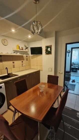 Apartament cu 3 camere decomandat, mobilat în Central