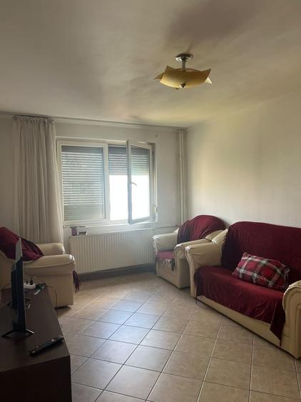 Apartament cu 3 camere decomandat în Sebastian
