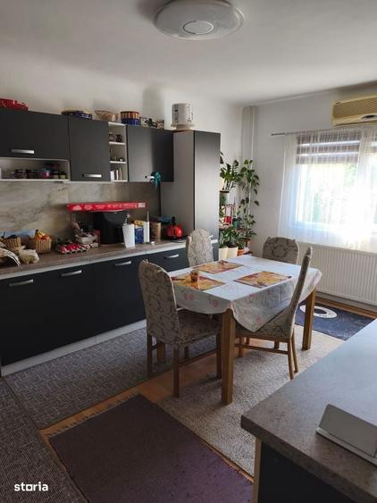 Apartament cu 3 camere decomandat în Cornitoiu