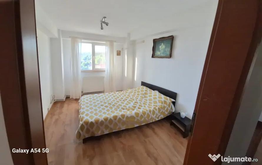 Apartament cu 3 camere decomandat în Nicolae Titulescu
